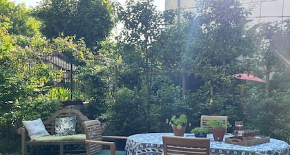 Superb ensemble 18 century Manor house, 2 cottages  with pool and private garden