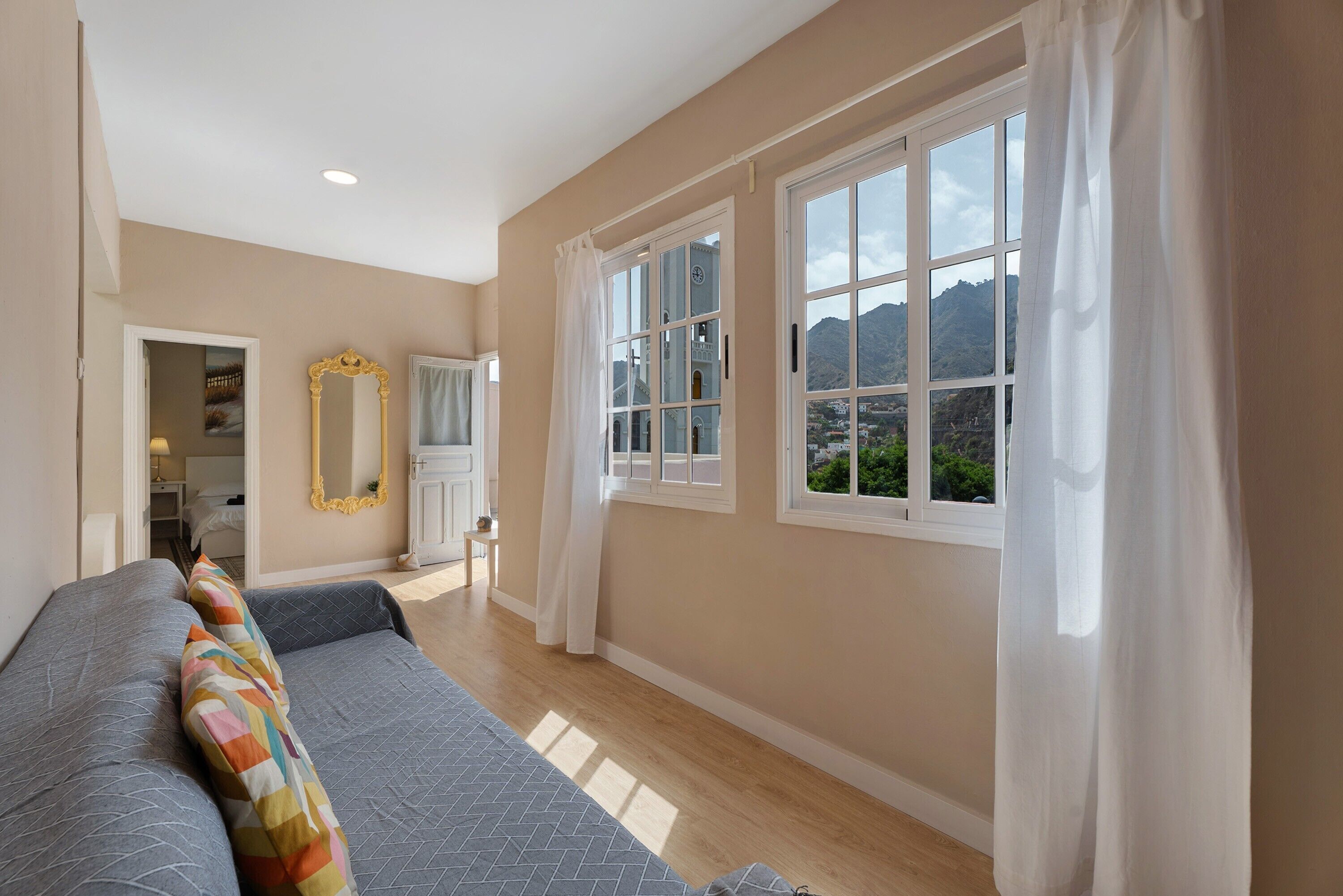 4 makuuhuonetta, Wi-Fi, vuodevaatteet