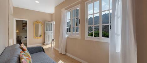 4 makuuhuonetta, Wi-Fi, vuodevaatteet