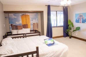 5 Schlafzimmer, Schreibtisch, Bügeleisen/Bügelbrett, Reisekinderbett