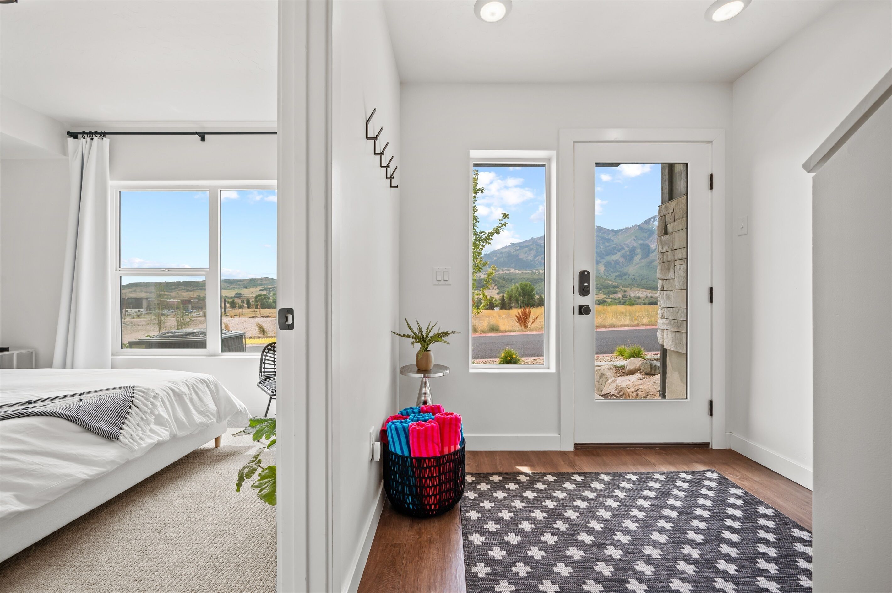 3 bedrooms, desk, iron/ironing board, travel crib