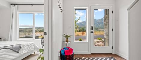 3 bedrooms, desk, iron/ironing board, travel cot