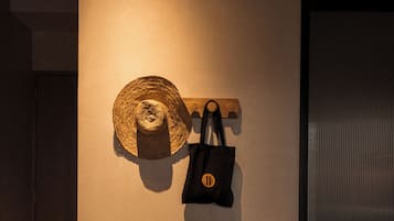 In-room safe, laptop workspace, iron/ironing board, free WiFi