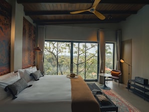 NiiRA Wild Nest | Ropa de cama de alta calidad y caja de seguridad en la habitación