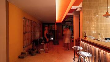 3 bars/lounges, tapas bar, lobby lounge
