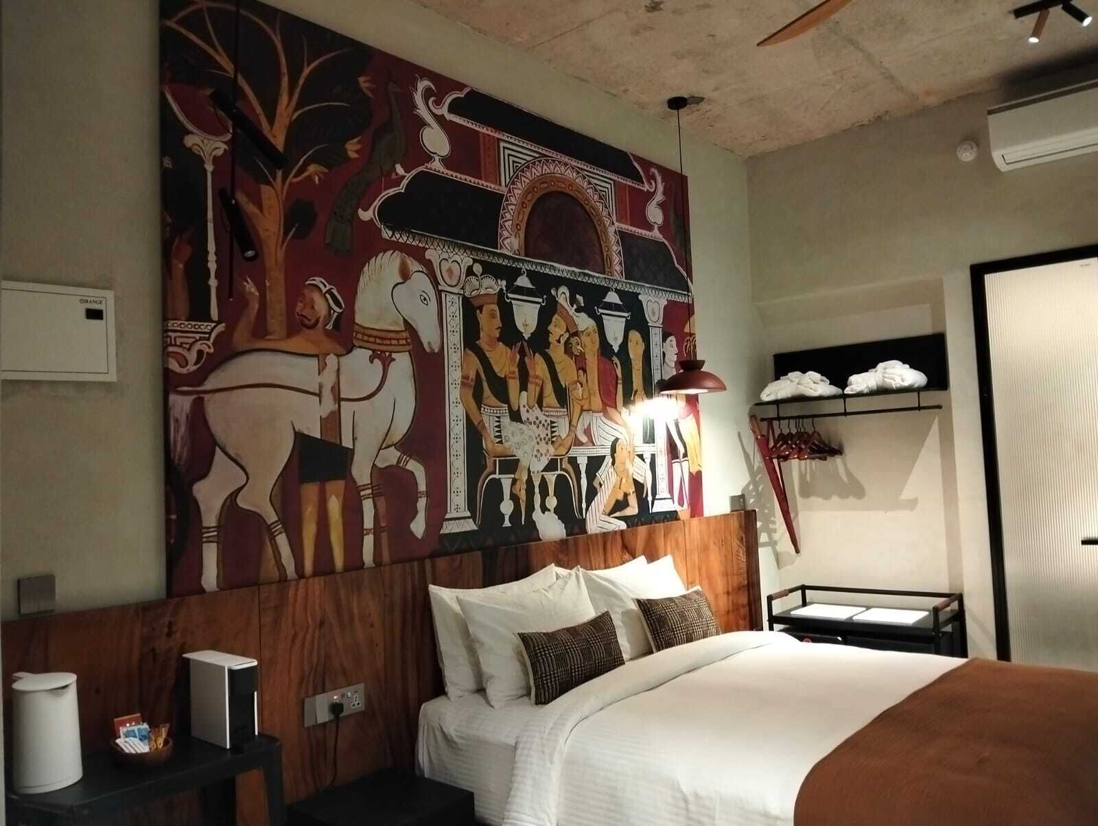 In-room safe, laptop workspace, iron/ironing board, free WiFi