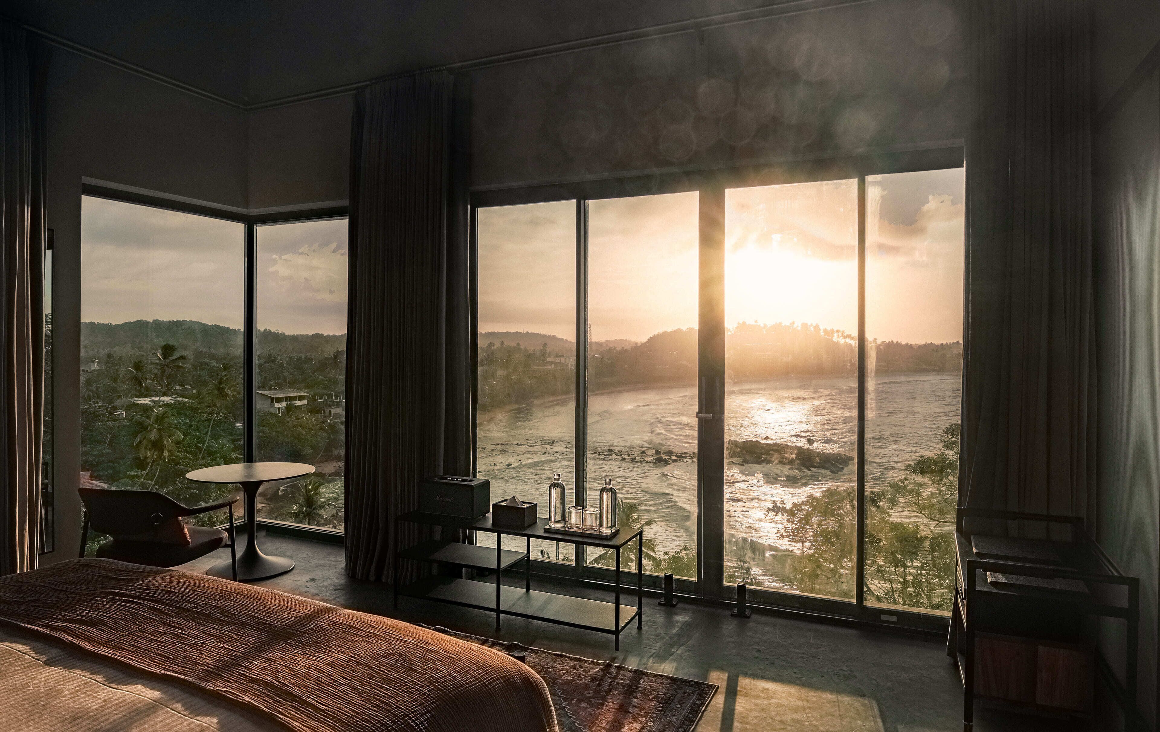 Habitación (NiiRA King Wave) | Ropa de cama de alta calidad, caja fuerte, tabla de planchar con plancha