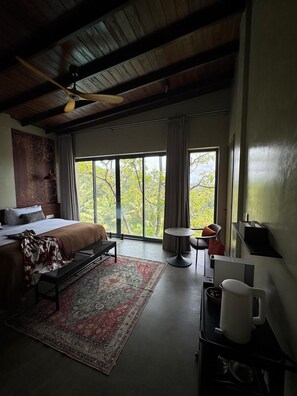 NiiRA Wild Nest | In-room safe, laptop workspace, iron/ironing board, free WiFi