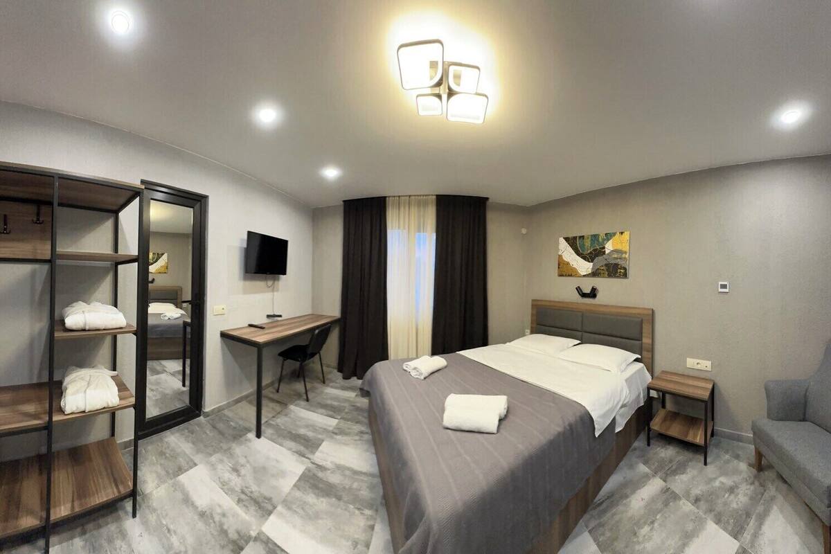Deluxe Double Room, Pool Access, City View | Desk, soundproofing, WiFi (free)