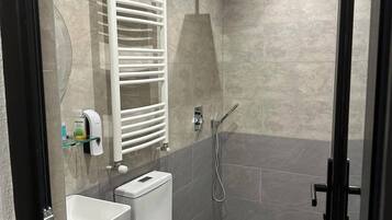 Doppia Comfort, lanai, vista città | Una scrivania, insonorizzazione, Wi-Fi gratuito