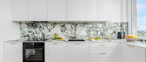 Fridge, microwave, oven, stovetop
