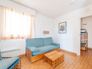 TV - 6-person apartment with Wi-Fi, sea view (Roquebrune-Cap-Martin)