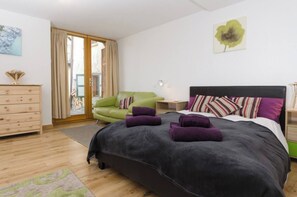 3 bedrooms, iron/ironing board, travel cot, free WiFi