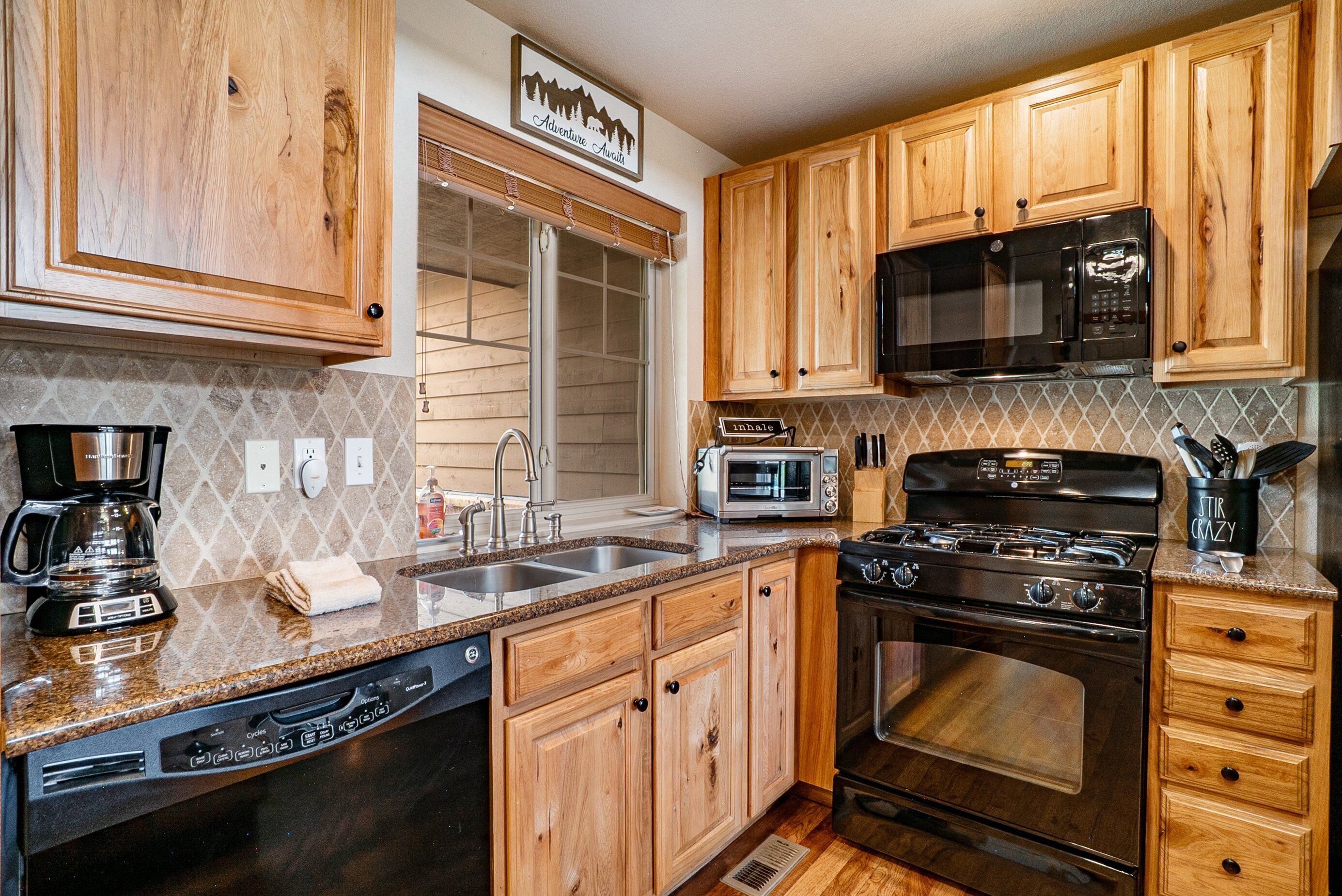 冰箱、微波炉、烤箱、炉灶