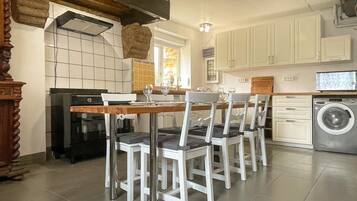 Fridge, microwave, dishwasher