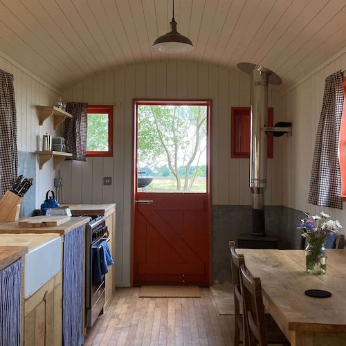 Secluded Shepherd's Hut