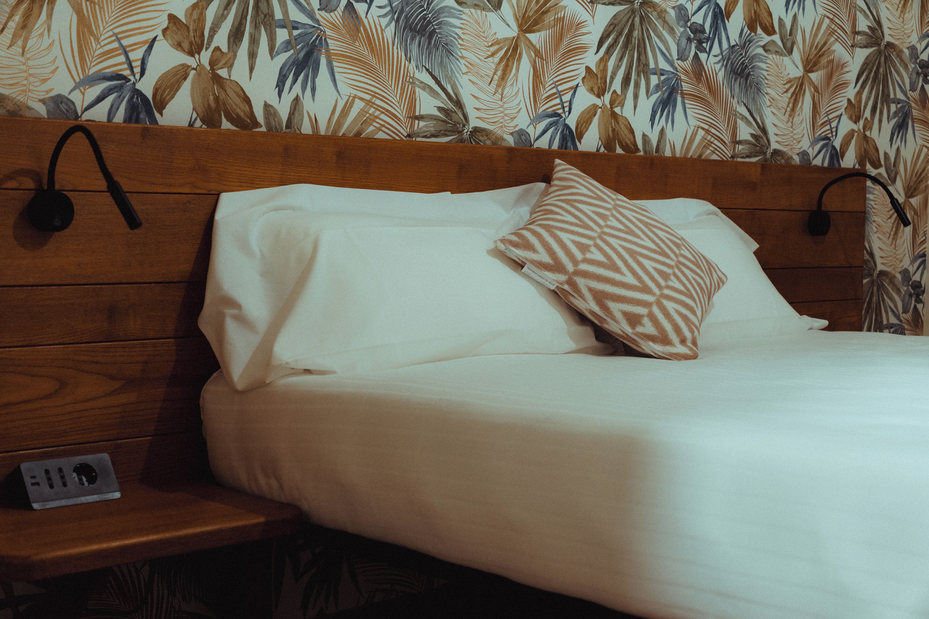 1 bedroom, iron/ironing board, internet, bed sheets