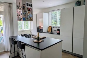 Mikrowelle, Ofen, Herdplatte, Geschirrspüler