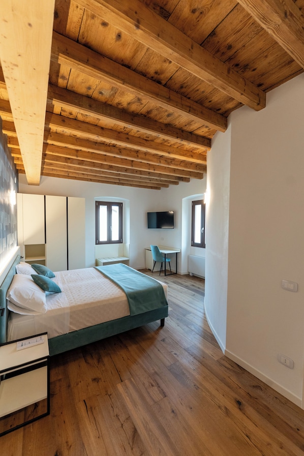 Superior Double or Twin Room, Air conditioning, Garden View | In-room safe, blackout drapes, free WiFi - 4 Elementi Relais (Lonato del Garda)