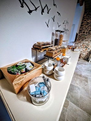 Free daily buffet breakfast - 4 Elementi Relais (Lonato del Garda)