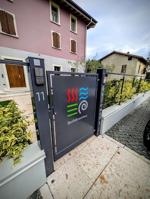 Front of property - 4 Elementi Relais (Lonato del Garda)