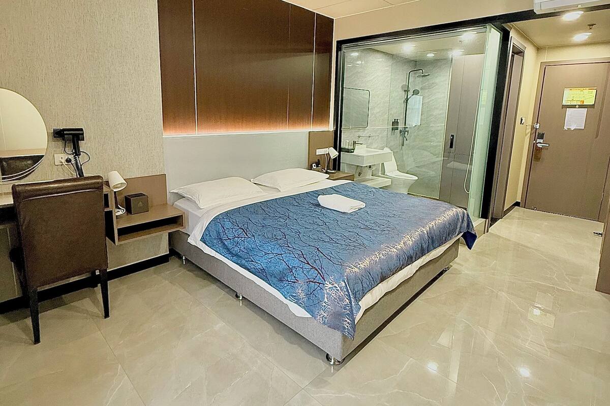 Standard Single Room, Non Smoking, City View | In-room safe, desk, WiFi (free), individually decorated