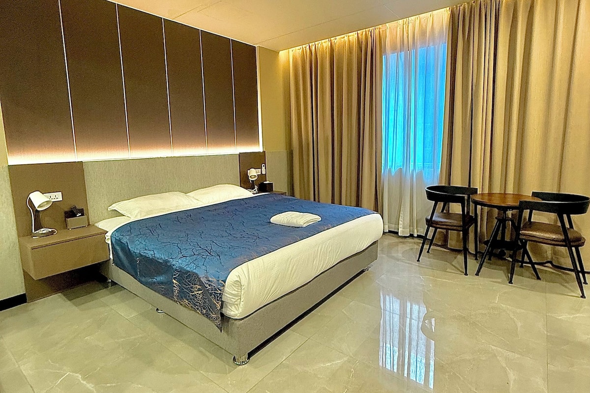 Superior Single Room, Non Smoking, City View | In-room safe, desk, WiFi (free), individually decorated