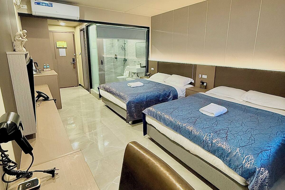 Superior Twin Room | In-room safe, desk, WiFi (free), individually decorated