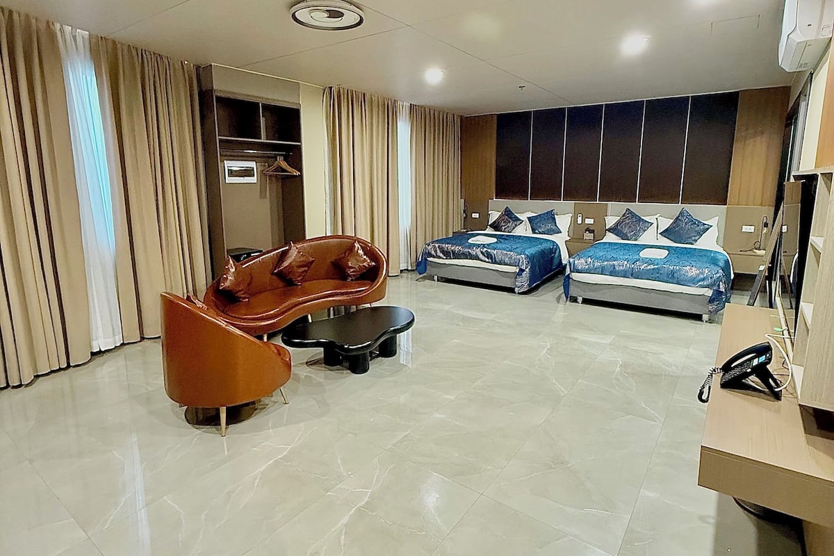 Executive Room | In-room safe, desk, WiFi (free), individually decorated