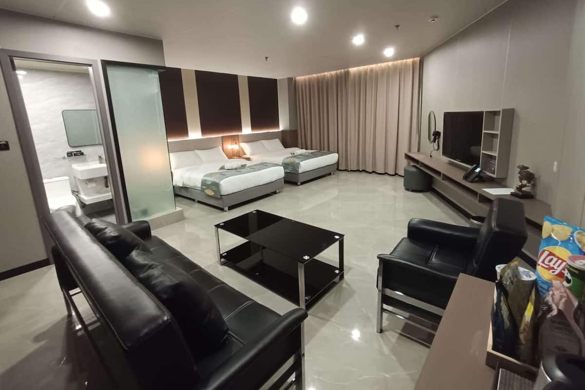Executive Room | Peti besi dalam bilik, dihias secara berasingan