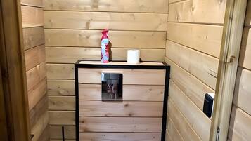 Ducha, secador de pelo y toallas