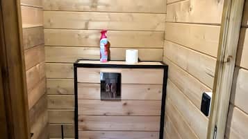 Een douche, een haardroger, handdoeken