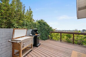 Terrace/patio - New Listing! Palisades Paradise by Colby & Conrad! (Los Angeles)