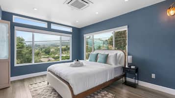 4 bedrooms, iron/ironing board, travel cot, WiFi