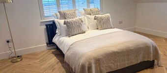 Studio - Sleeps 3 & Free Parking
