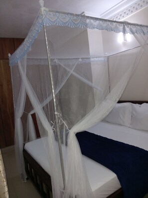 1 bedroom, iron/ironing board, Internet, bed sheets