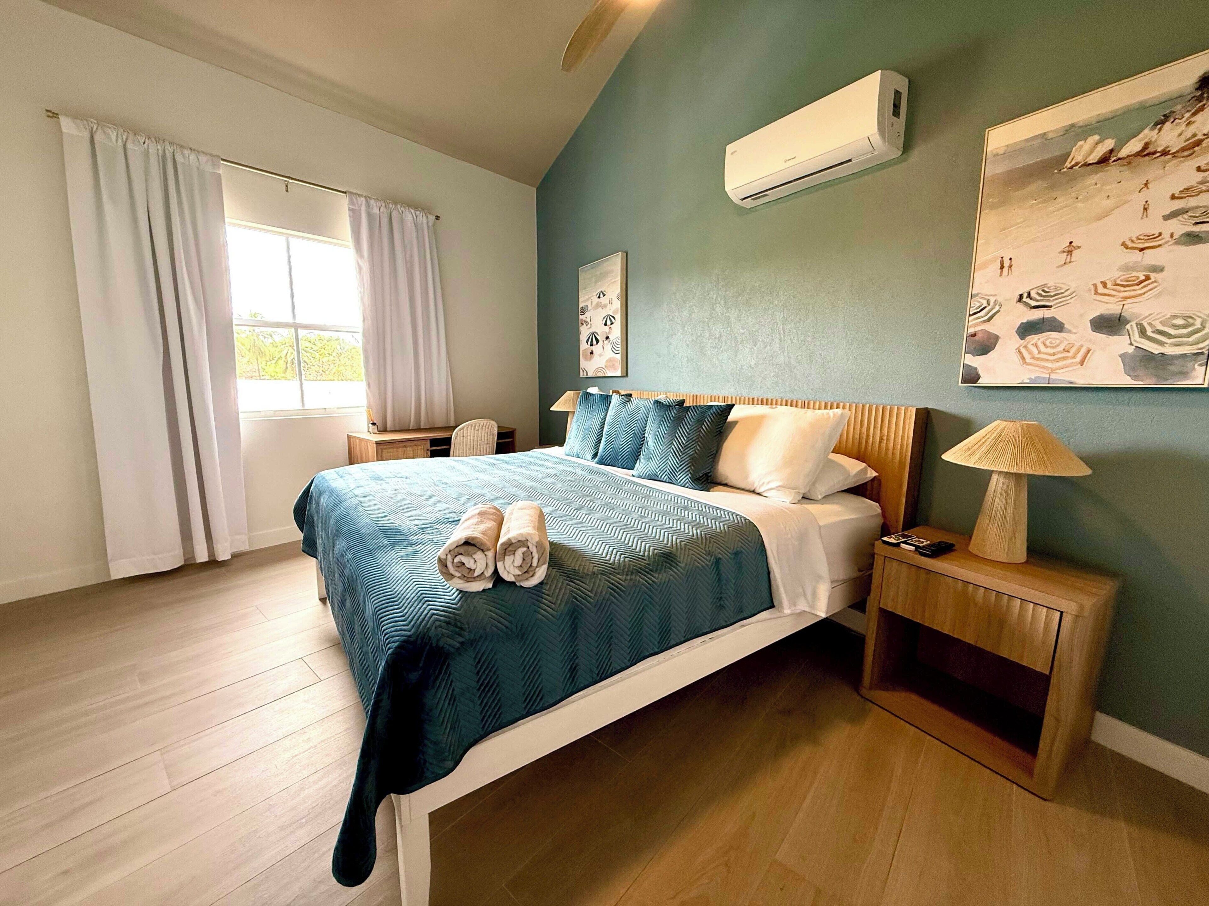 2 bedrooms, iron/ironing board, internet, bed sheets