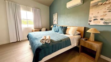 2 bedrooms, iron/ironing board, internet, bed sheets