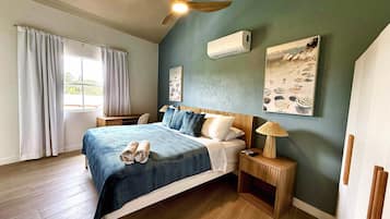 2 bedrooms, iron/ironing board, internet, bed sheets