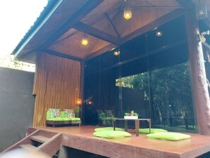 House, 3 Bedrooms, Accessible, Smoking | Living area