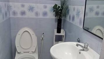 Rumah, 3 kamar tidur, akses difabel, Boleh Merokok | Kamar mandi