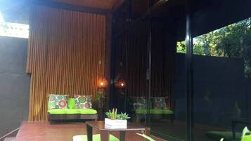House, 3 Bedrooms, Accessible, Smoking | Living area