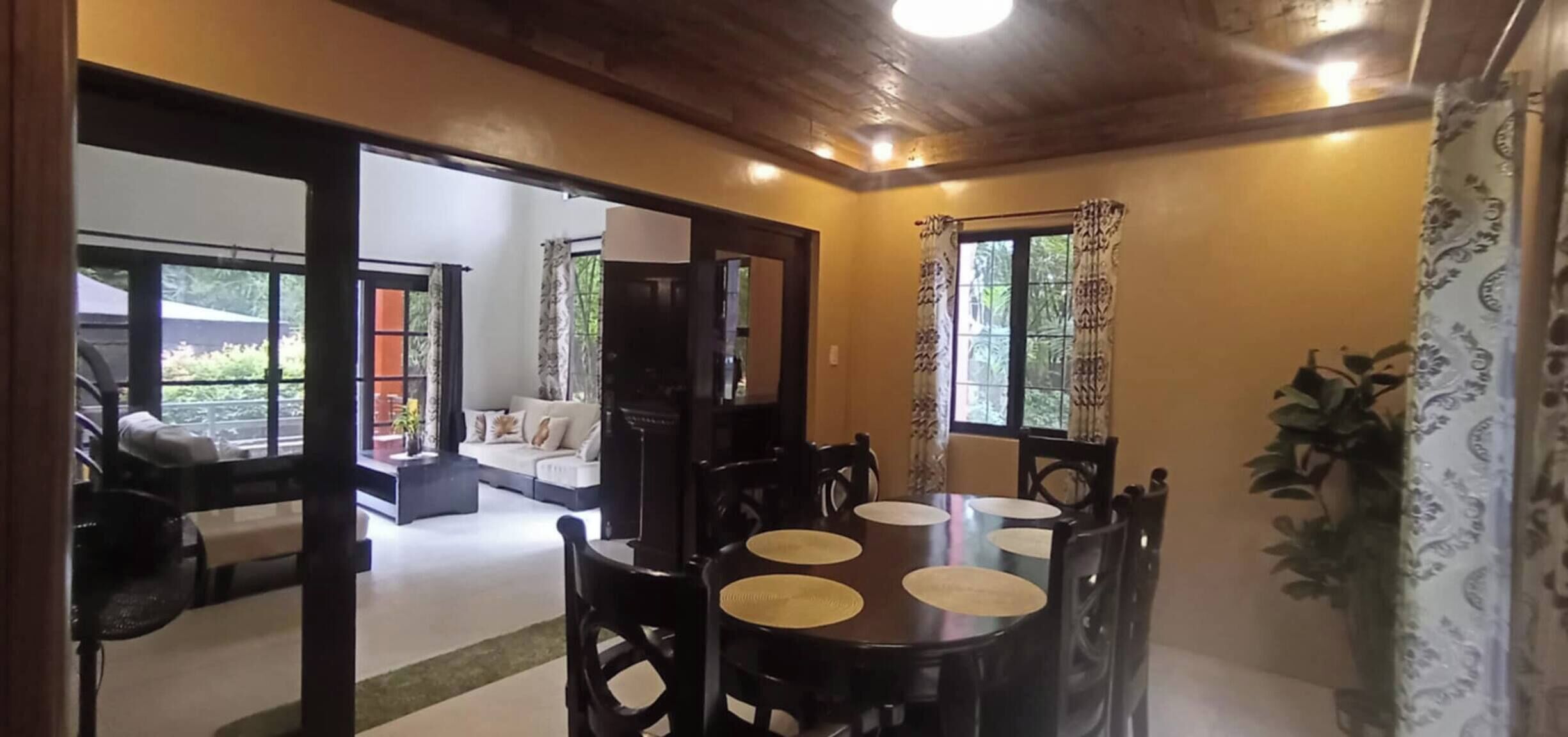 Rumah, 3 kamar tidur, akses difabel, Boleh Merokok | Ruang makan