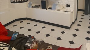 Appartement, 3 chambres, accessible aux personnes à mobilité réduite, foyer | Salle de séjour | Livres