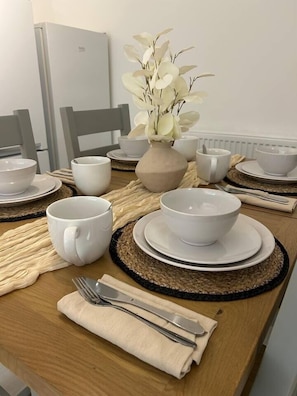 Dining - 3 Bedroom Home - 6 guests (Worcestershire)
