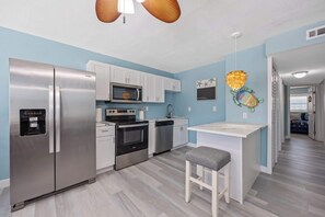 Fridge, microwave, oven, stovetop - Beachside Escape – 3BR Space, Walk to Sand (Cocoa Beach)