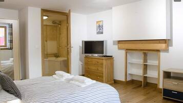 2 Schlafzimmer, BĂŒgeleisen/BĂŒgelbrett, Reisekinderbett, kostenloses WLAN