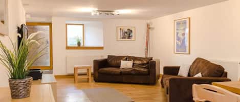 Smart TV, video games, DVD player, video library