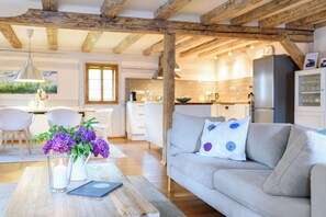 Condo, 3 Bedrooms, Balcony, Garden View | Living area