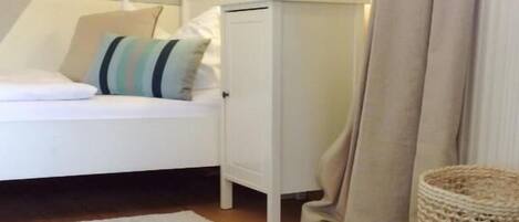 Condo, 2 Bedrooms, Balcony, Garden View